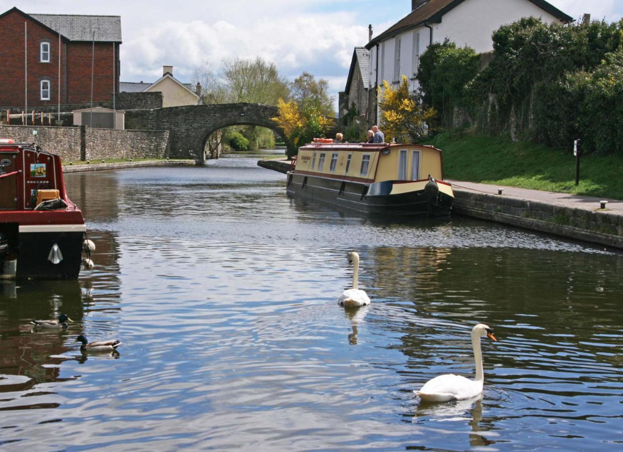 The Gremlin Lodge Brecon Bagian luar foto